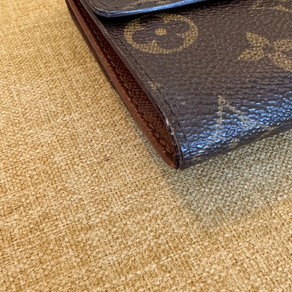 Louis Vuitton Compact Monogram Wallet - Picture 5 of 11